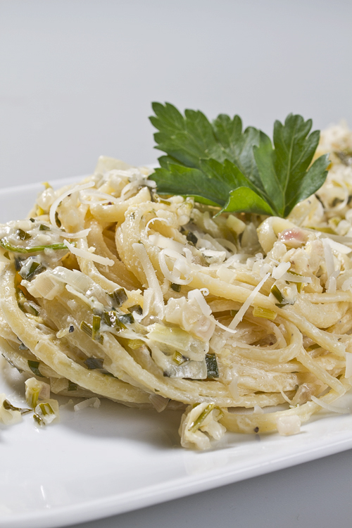 Call it “springuine”: This linguine recipe is light and tangy—perfect for springtime. Enliven the dish with fresh parsley, chives and Parmesan cheese. Photo by Karl Kuchs.