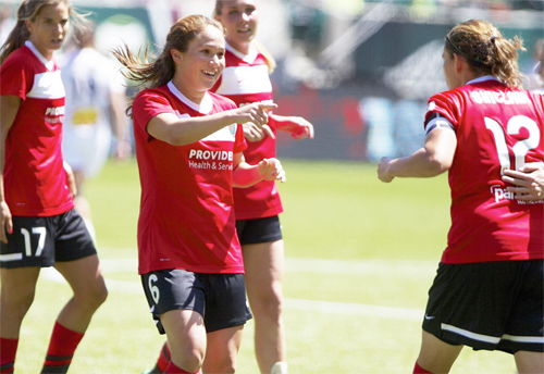Meleana Shim found the net just in time on Sunday, scoring the go-ahead goal for the Thorns in the 86th minute. Photo  © Randy L. RAsmussen/The Oregonian